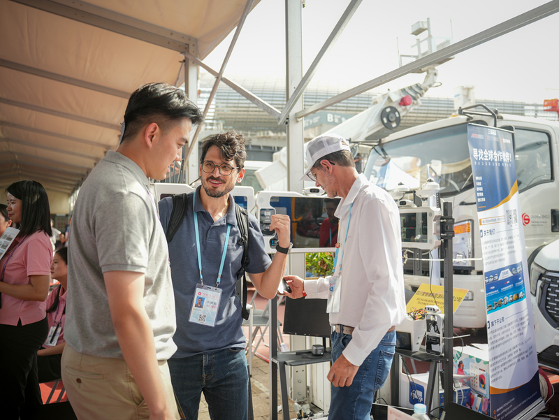 APK Showcases 5G Smart Healthcare Solutions at the 137th Canton Fair, Leading the New Trend in Intelligent Healthcare