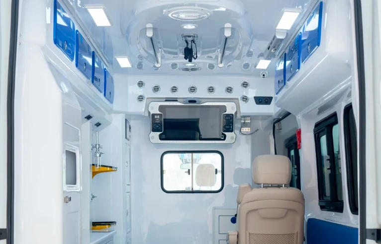 whats-the-difference-between-a-5g-ambulance-and-a-standard-ambulance_02.jpg
